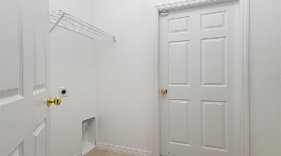 DAVENPORT, Florida 33837, 3 Bedrooms Bedrooms, ,2 BathroomsBathrooms,Residential,For Sale,KNOLLWOOD,0,MFRO6351235