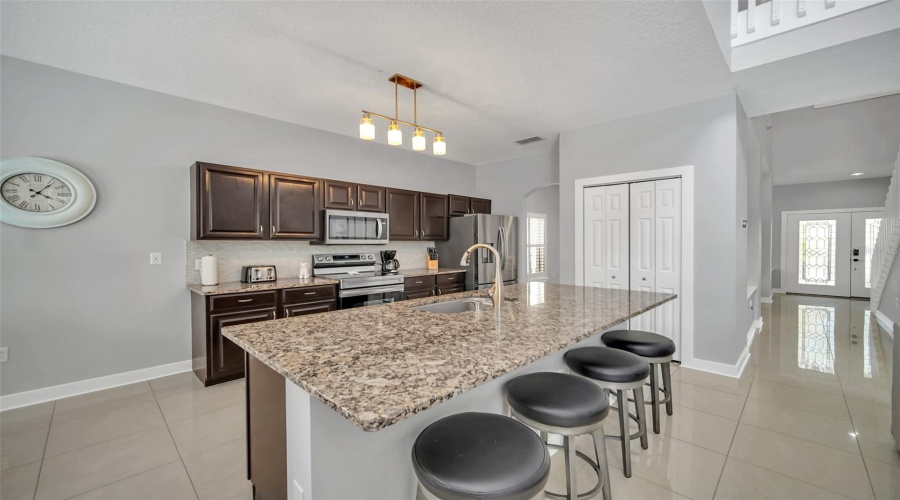 DAVENPORT, Florida 33897, 5 Bedrooms Bedrooms, ,4 BathroomsBathrooms,Residential,For Sale,HIGHGATE PARK,0,MFRO6371363