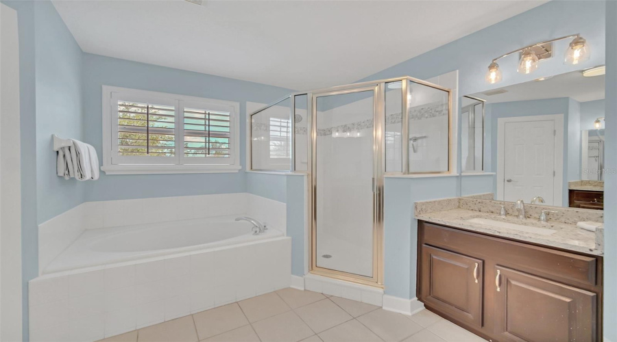DAVENPORT, Florida 33897, 5 Bedrooms Bedrooms, ,4 BathroomsBathrooms,Residential,For Sale,HIGHGATE PARK,0,MFRO6371363