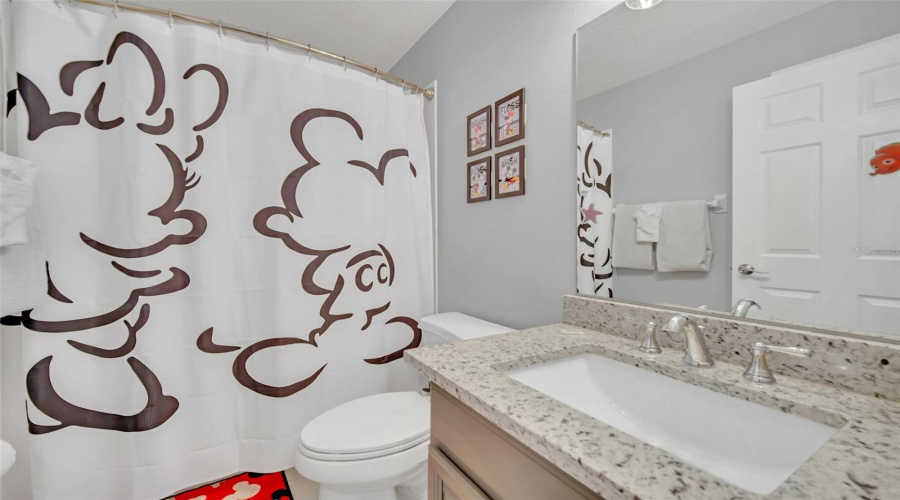 DAVENPORT, Florida 33897, 5 Bedrooms Bedrooms, ,4 BathroomsBathrooms,Residential,For Sale,HIGHGATE PARK,0,MFRO6371363