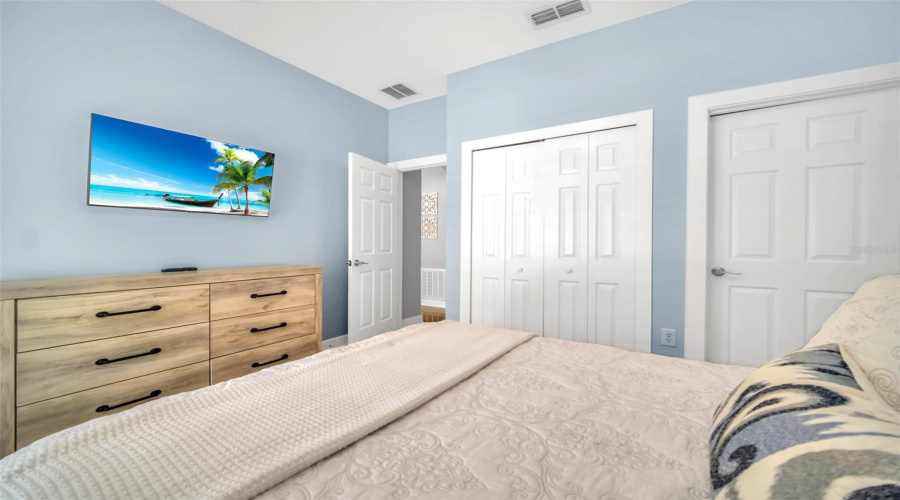 DAVENPORT, Florida 33897, 5 Bedrooms Bedrooms, ,4 BathroomsBathrooms,Residential,For Sale,HIGHGATE PARK,0,MFRO6371363