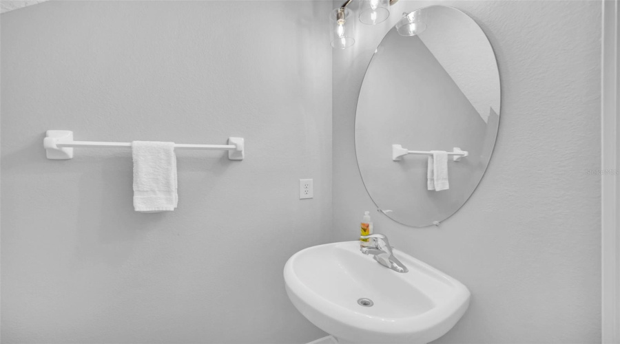 DAVENPORT, Florida 33897, 5 Bedrooms Bedrooms, ,4 BathroomsBathrooms,Residential,For Sale,HIGHGATE PARK,0,MFRO6371363