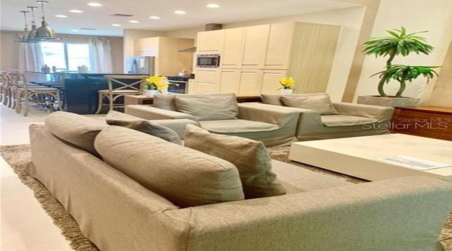 KISSIMMEE, Florida 34747, 4 Bedrooms Bedrooms, ,4 BathroomsBathrooms,Residential,For Sale,RECIFE,0,MFRO6350643