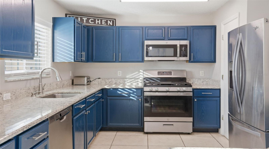 DAVENPORT, Florida 33897, 3 Bedrooms Bedrooms, ,2 BathroomsBathrooms,Residential,For Sale,RONA,0,MFRO6371197