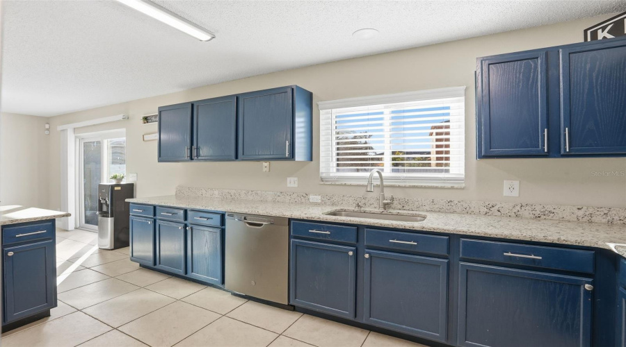 DAVENPORT, Florida 33897, 3 Bedrooms Bedrooms, ,2 BathroomsBathrooms,Residential,For Sale,RONA,0,MFRO6371197