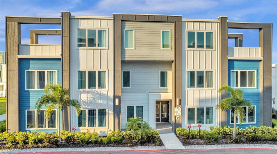 REUNION, Florida 34747, 5 Bedrooms Bedrooms, ,4 BathroomsBathrooms,Residential,For Sale,SANDY RIDGE,0,MFRO6212424