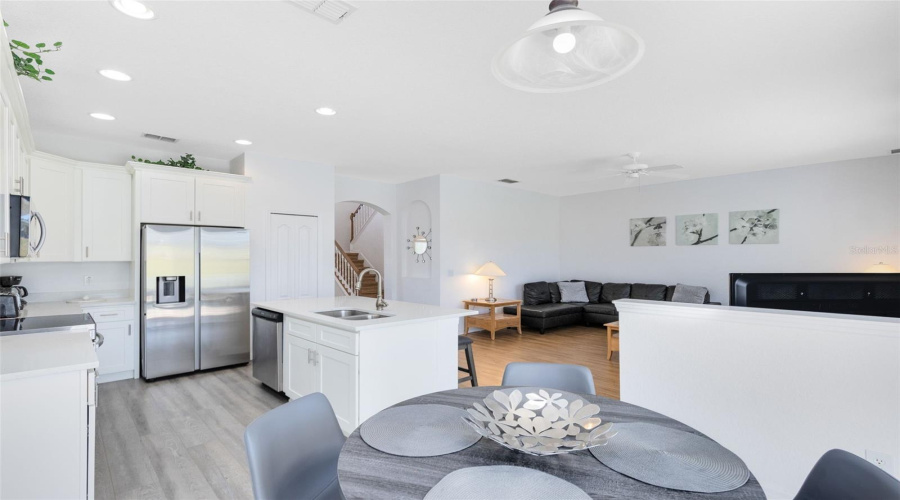 DAVENPORT, Florida 33897, 5 Bedrooms Bedrooms, ,4 BathroomsBathrooms,Residential,For Sale,BIRKDALE,0,MFRO6371520