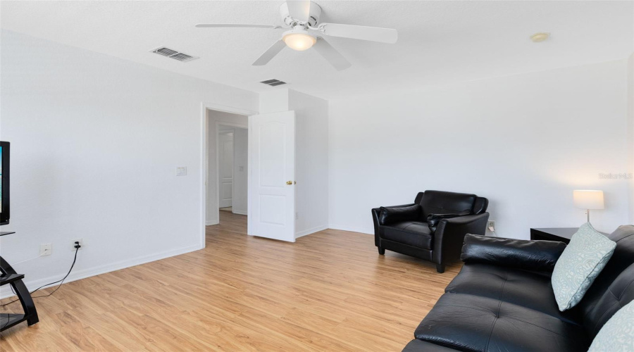 DAVENPORT, Florida 33897, 5 Bedrooms Bedrooms, ,4 BathroomsBathrooms,Residential,For Sale,BIRKDALE,0,MFRO6371520