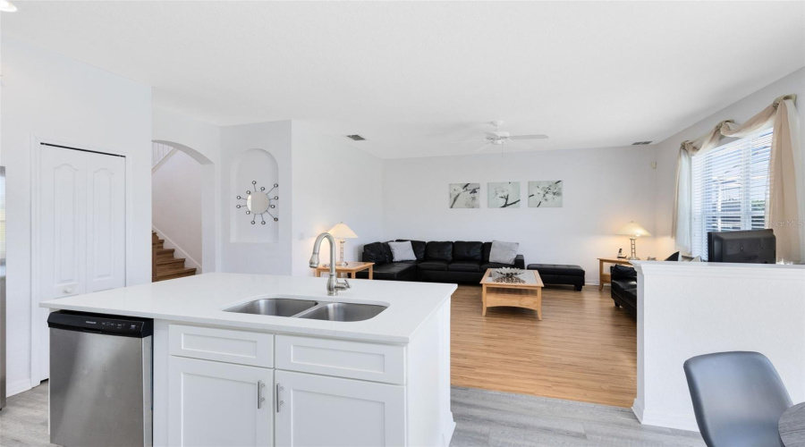 DAVENPORT, Florida 33897, 5 Bedrooms Bedrooms, ,4 BathroomsBathrooms,Residential,For Sale,BIRKDALE,0,MFRO6371520