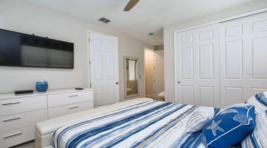 KISSIMMEE, Florida 34747, 9 Bedrooms Bedrooms, ,6 BathroomsBathrooms,Residential,For Sale,SUNSHINE RIDGE,0,MFRO6371288