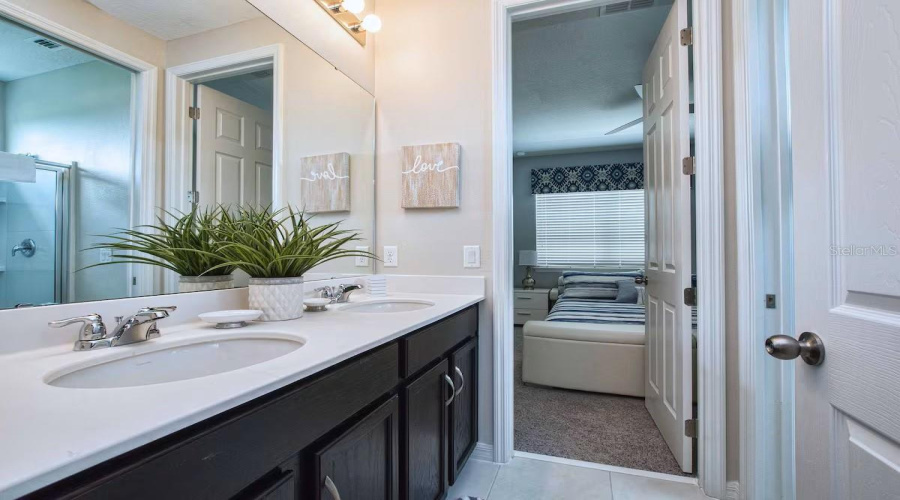 KISSIMMEE, Florida 34747, 9 Bedrooms Bedrooms, ,6 BathroomsBathrooms,Residential,For Sale,SUNSHINE RIDGE,0,MFRO6371288