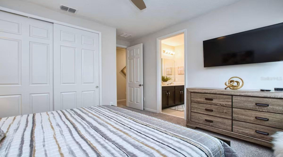 KISSIMMEE, Florida 34747, 9 Bedrooms Bedrooms, ,6 BathroomsBathrooms,Residential,For Sale,SUNSHINE RIDGE,0,MFRO6371288