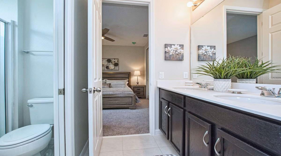 KISSIMMEE, Florida 34747, 9 Bedrooms Bedrooms, ,6 BathroomsBathrooms,Residential,For Sale,SUNSHINE RIDGE,0,MFRO6371288