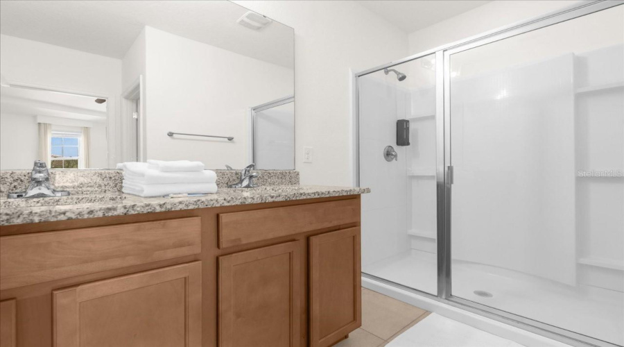 DAVENPORT, Florida 33837, 4 Bedrooms Bedrooms, ,3 BathroomsBathrooms,Residential,For Sale,TERRASONESTA,0,MFRS5141280