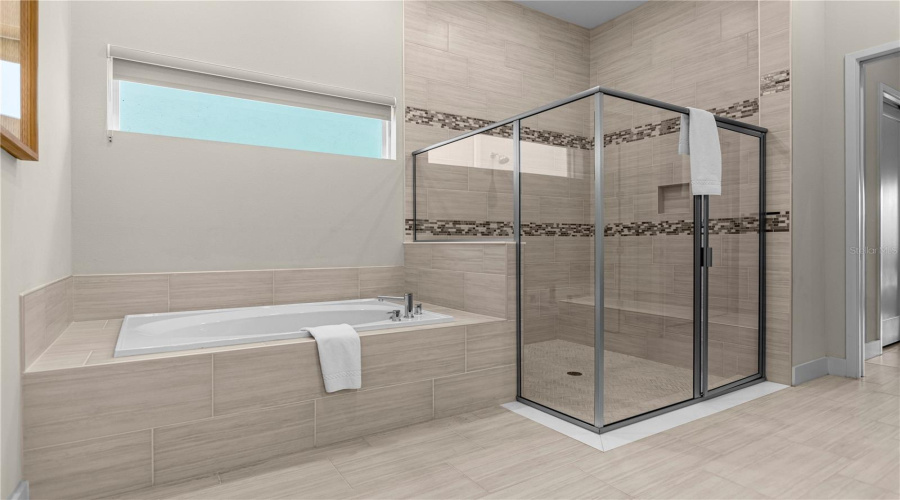 KISSIMMEE, Florida 34747, 6 Bedrooms Bedrooms, ,6 BathroomsBathrooms,Residential,For Sale,JACK NICKLAUS,0,MFRO6194986