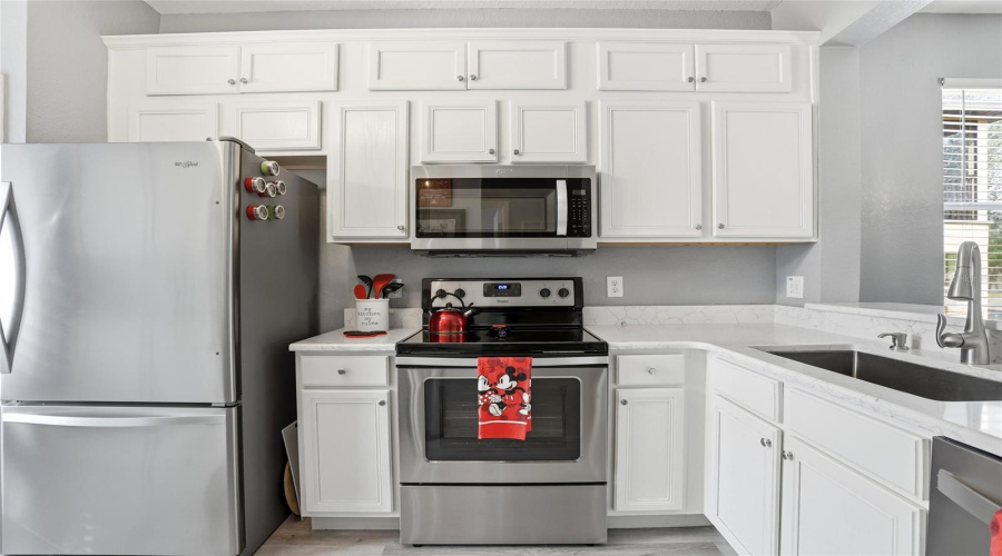 DAVENPORT, Florida 33897, 4 Bedrooms Bedrooms, ,3 BathroomsBathrooms,Residential,For Sale,CALABRIA,0,MFRO6370789