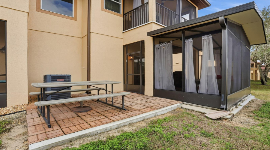 DAVENPORT, Florida 33897, 4 Bedrooms Bedrooms, ,3 BathroomsBathrooms,Residential,For Sale,CALABRIA,0,MFRO6370789