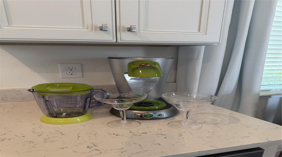 KISSIMMEE, Florida 34747, 2 Bedrooms Bedrooms, ,2 BathroomsBathrooms,Residential,For Sale,SALTED RIM,0,MFRO6371544