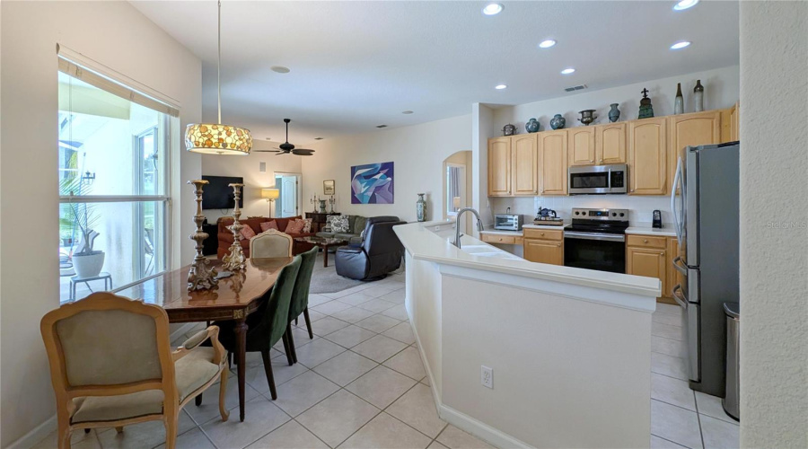 DAVENPORT, Florida 33897, 5 Bedrooms Bedrooms, ,3 BathroomsBathrooms,Residential,For Sale,PRESTWICK,0,MFRO6325213