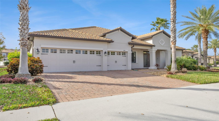 DAVENPORT, Florida 33896, 5 Bedrooms Bedrooms, ,4 BathroomsBathrooms,Residential,For Sale,DEUCE,0,MFRS5141188