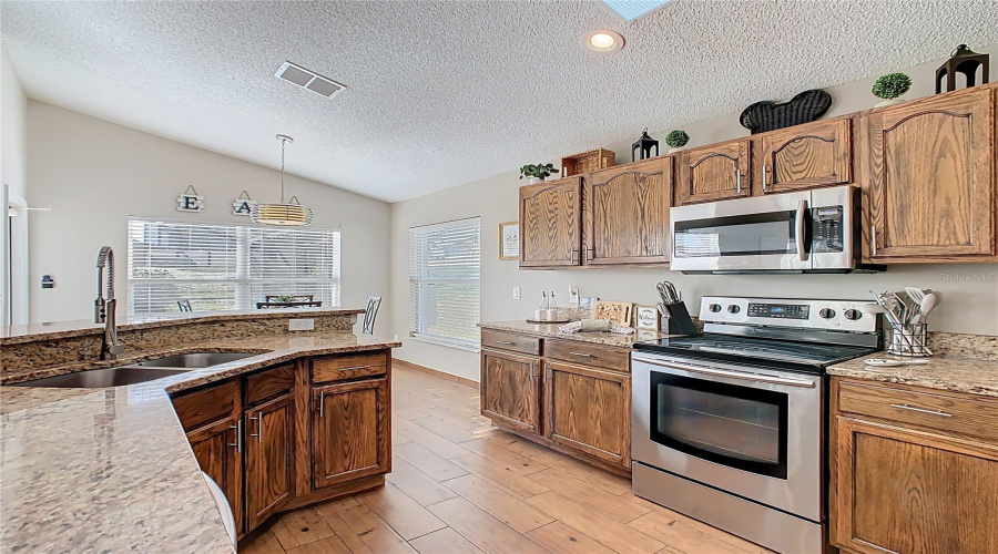 KISSIMMEE, Florida 34747, 4 Bedrooms Bedrooms, ,3 BathroomsBathrooms,Residential,For Sale,POMO,0,MFRO6370460