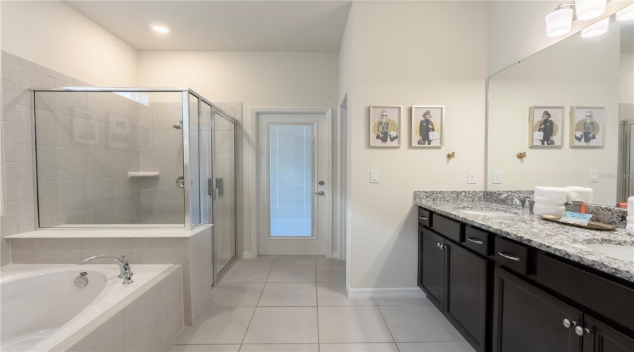 DAVENPORT, Florida 33897, 10 Bedrooms Bedrooms, ,8 BathroomsBathrooms,Residential,For Sale,KAIPO,0,MFRO6372408