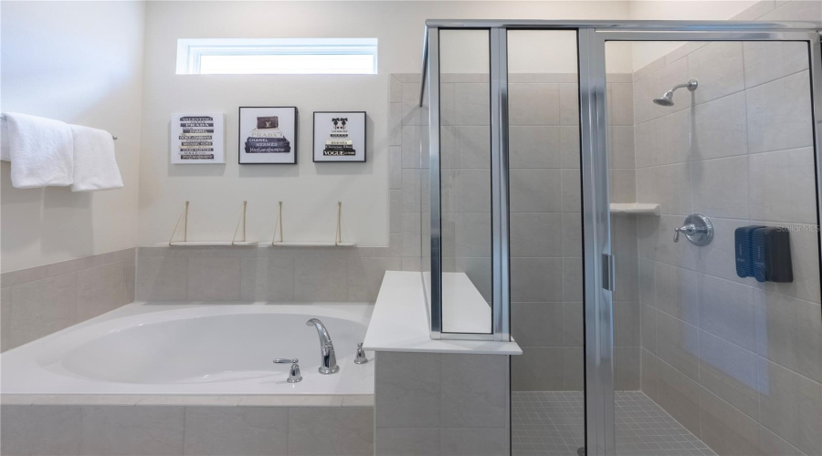 DAVENPORT, Florida 33897, 10 Bedrooms Bedrooms, ,8 BathroomsBathrooms,Residential,For Sale,KAIPO,0,MFRO6372408