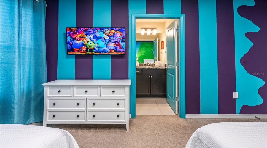 DAVENPORT, Florida 33897, 10 Bedrooms Bedrooms, ,8 BathroomsBathrooms,Residential,For Sale,KAIPO,0,MFRO6372408