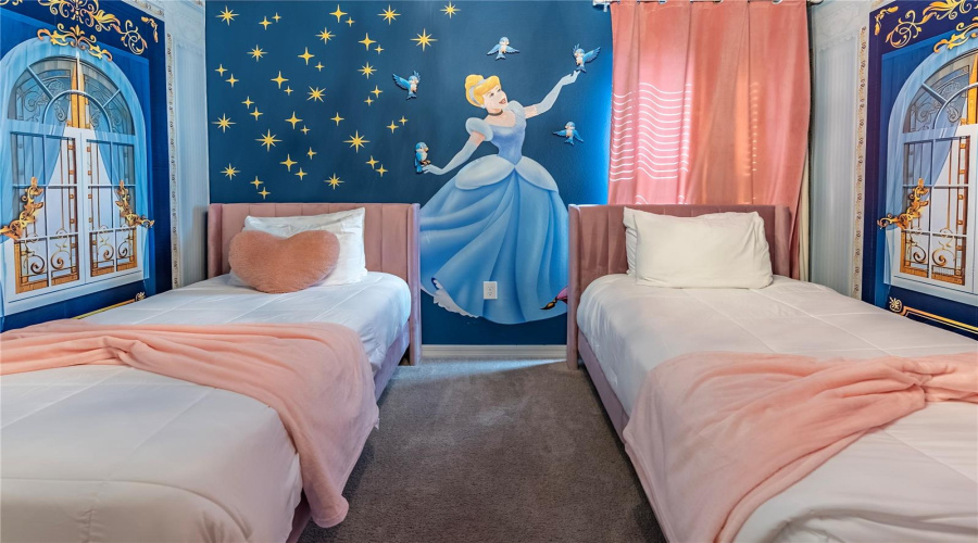 DAVENPORT, Florida 33897, 10 Bedrooms Bedrooms, ,8 BathroomsBathrooms,Residential,For Sale,KAIPO,0,MFRO6372408