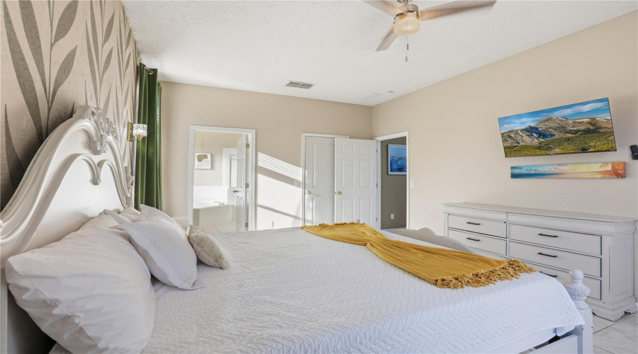 KISSIMMEE, Florida 34747, 8 Bedrooms Bedrooms, ,4 BathroomsBathrooms,Residential,For Sale,OASIS KEY,0,MFRO6371707