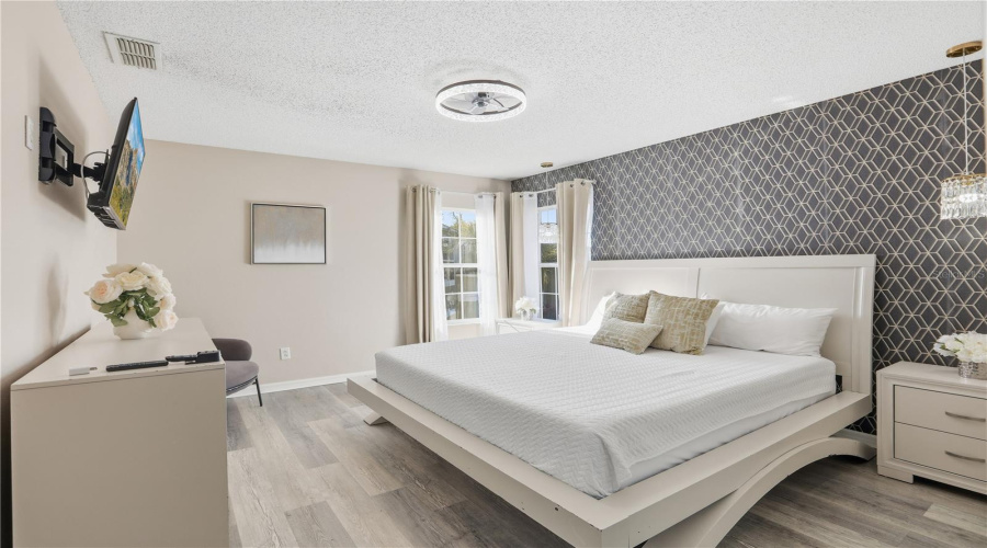 KISSIMMEE, Florida 34747, 8 Bedrooms Bedrooms, ,4 BathroomsBathrooms,Residential,For Sale,OASIS KEY,0,MFRO6371707