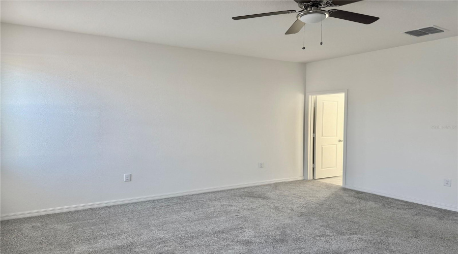 DAVENPORT, Florida 33896, 4 Bedrooms Bedrooms, ,3 BathroomsBathrooms,Residential,For Sale,HOOTON,0,MFRO6372292