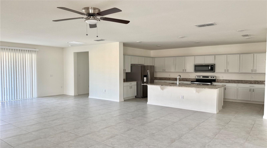 DAVENPORT, Florida 33896, 4 Bedrooms Bedrooms, ,3 BathroomsBathrooms,Residential,For Sale,HOOTON,0,MFRO6372292