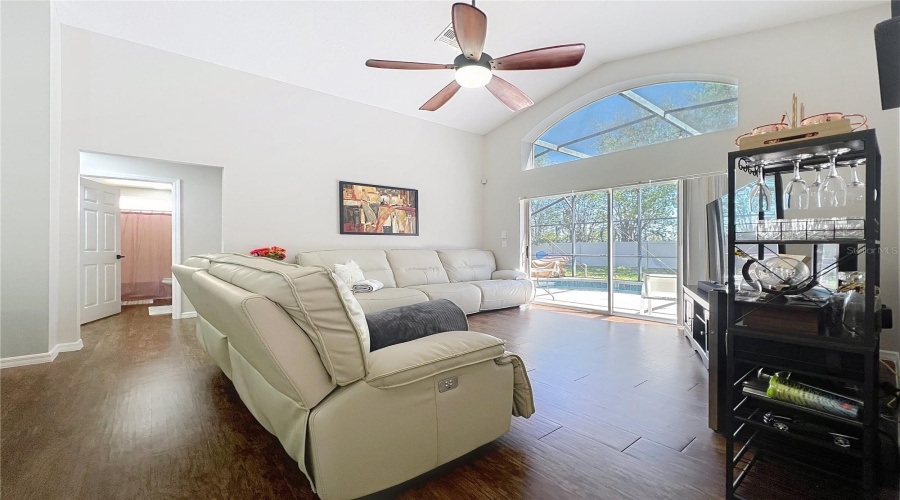 DAVENPORT, Florida 33897, 4 Bedrooms Bedrooms, ,3 BathroomsBathrooms,Residential,For Sale,SOLANA,0,MFRS5141214