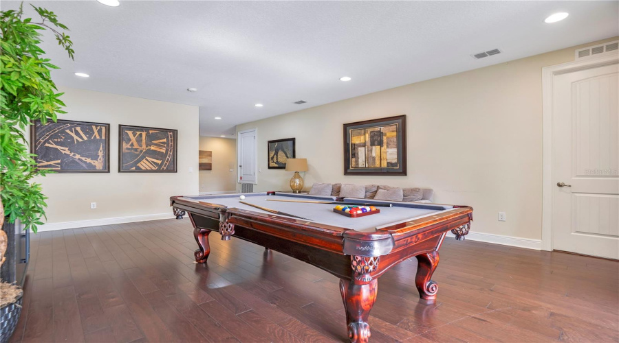 Full Size Pool Table