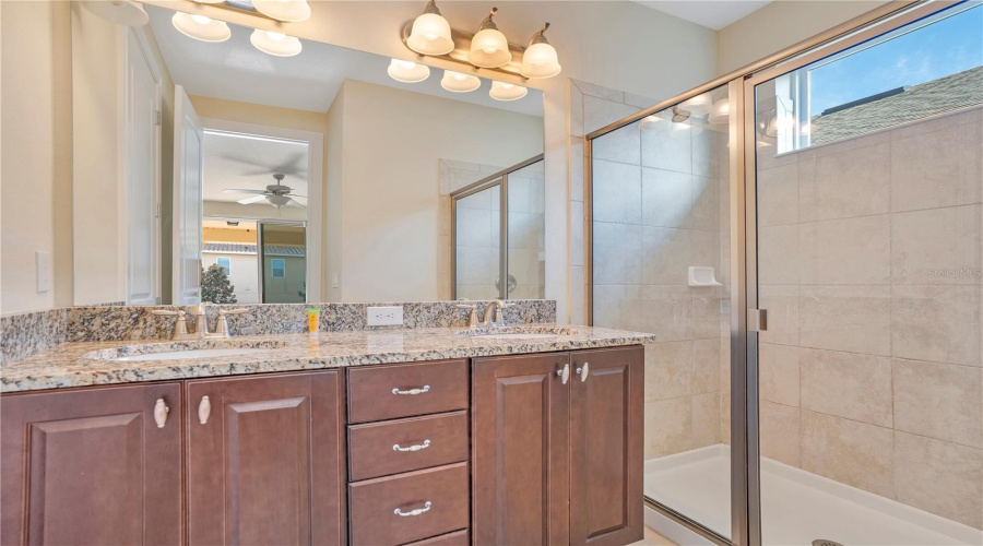 Ensuite to Third Primary Suite