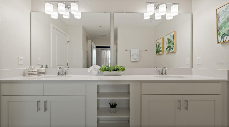 KISSIMMEE, Florida 34746, 3 Bedrooms Bedrooms, ,2 BathroomsBathrooms,Residential,For Sale,PARADOX,0,MFRO6347764