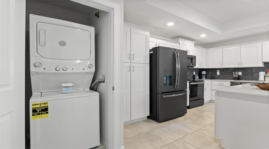 KISSIMMEE, Florida 34746, 3 Bedrooms Bedrooms, ,2 BathroomsBathrooms,Residential,For Sale,PARADOX,0,MFRO6347764