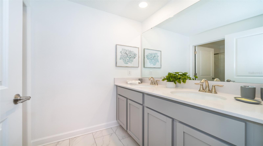 KISSIMMEE, Florida 34746, 4 Bedrooms Bedrooms, ,3 BathroomsBathrooms,Residential,For Sale,PARAGRAPH,0,MFRO6299381