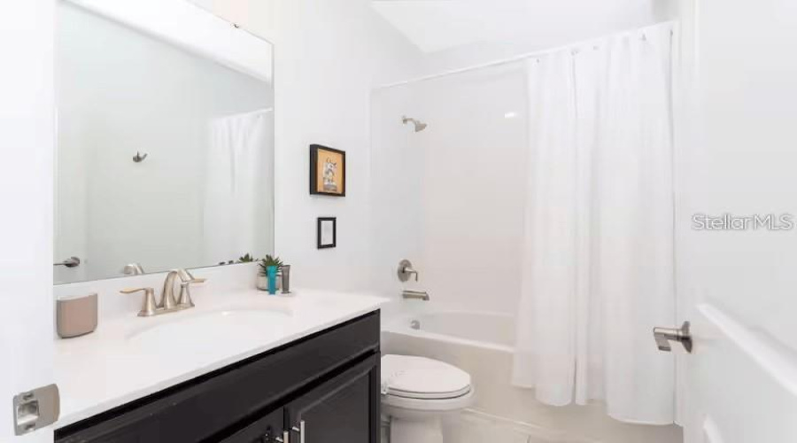 DAVENPORT, Florida 33896, 6 Bedrooms Bedrooms, ,5 BathroomsBathrooms,Residential,For Sale,LEADER,0,MFRO6356055