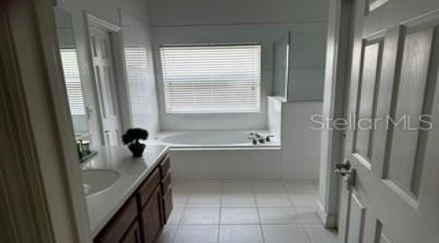 KISSIMMEE, Florida 34747, 4 Bedrooms Bedrooms, ,3 BathroomsBathrooms,Residential,For Sale,POMO,0,MFRO6327699