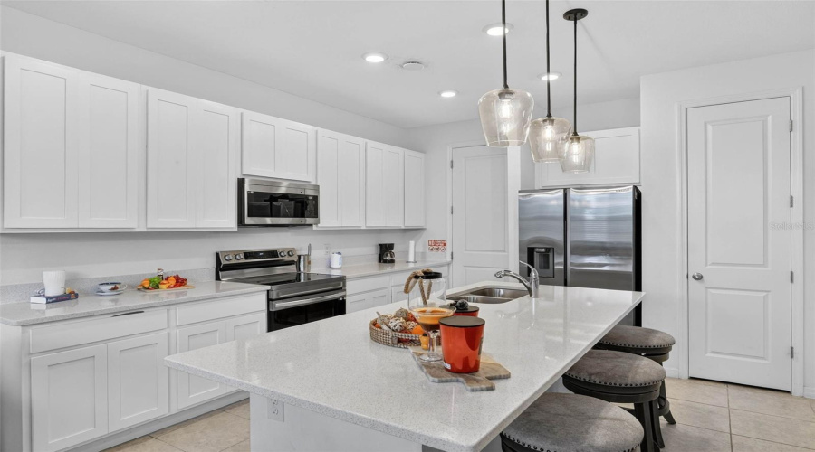 DAVENPORT, Florida 33896, 3 Bedrooms Bedrooms, ,2 BathroomsBathrooms,Residential,For Sale,LONGBOAT,0,MFRS5141028