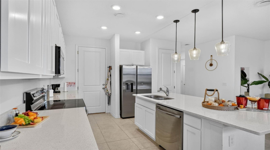 DAVENPORT, Florida 33896, 3 Bedrooms Bedrooms, ,2 BathroomsBathrooms,Residential,For Sale,LONGBOAT,0,MFRS5141028