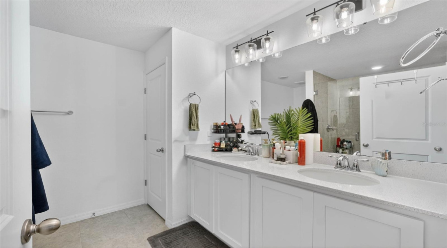 DAVENPORT, Florida 33896, 3 Bedrooms Bedrooms, ,2 BathroomsBathrooms,Residential,For Sale,LONGBOAT,0,MFRS5141028