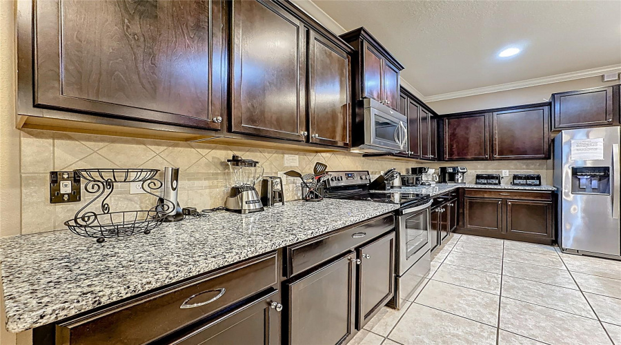 KISSIMMEE, Florida 34747, 8 Bedrooms Bedrooms, ,6 BathroomsBathrooms,Residential,For Sale,GOBI,0,MFRO6372783