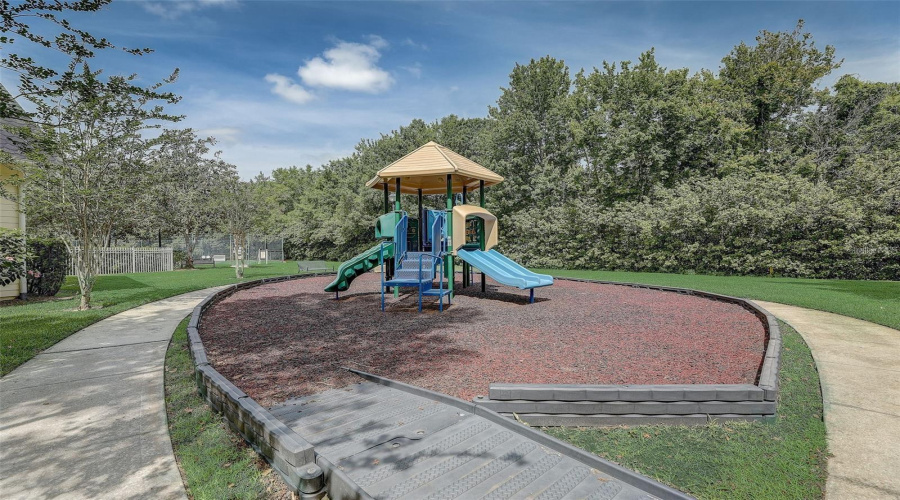 KISSIMMEE, Florida 34747, 2 Bedrooms Bedrooms, ,2 BathroomsBathrooms,Residential,For Sale,GOLDENRAIN,0,MFRO6372830