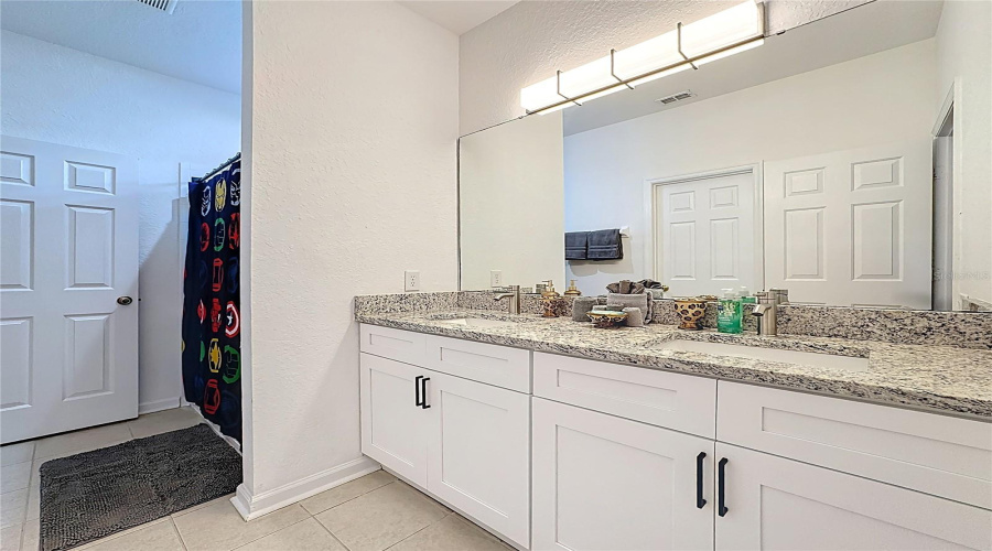 KISSIMMEE, Florida 34747, 5 Bedrooms Bedrooms, ,5 BathroomsBathrooms,Residential,For Sale,BASNETT,0,MFRO6371195