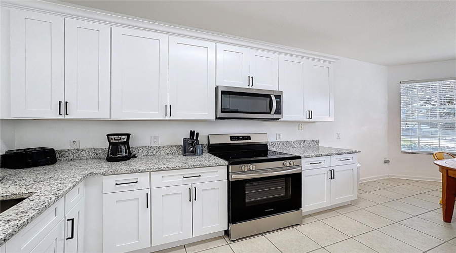 KISSIMMEE, Florida 34747, 5 Bedrooms Bedrooms, ,5 BathroomsBathrooms,Residential,For Sale,BASNETT,0,MFRO6371195