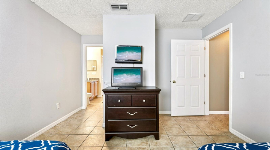 KISSIMMEE, Florida 34746, 5 Bedrooms Bedrooms, ,3 BathroomsBathrooms,Residential,For Sale,HIDEAWAY BEACH,0,MFRO6372170