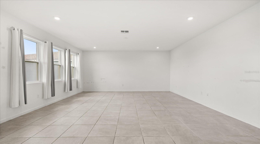 KISSIMMEE, Florida 34747, 5 Bedrooms Bedrooms, ,3 BathroomsBathrooms,Residential,For Sale,LAKESHORE BREEZE,0,MFRS5132485